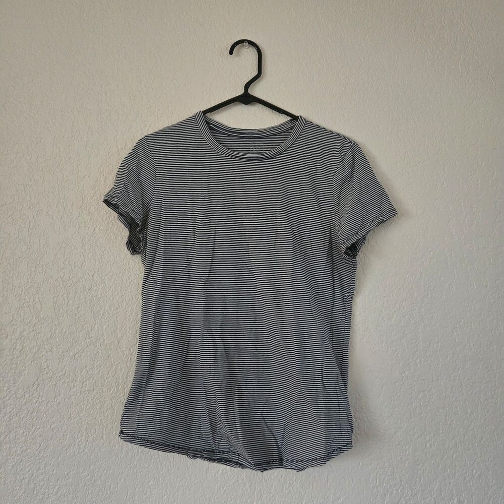 Gap Black and White Striped TShirt Size Medium